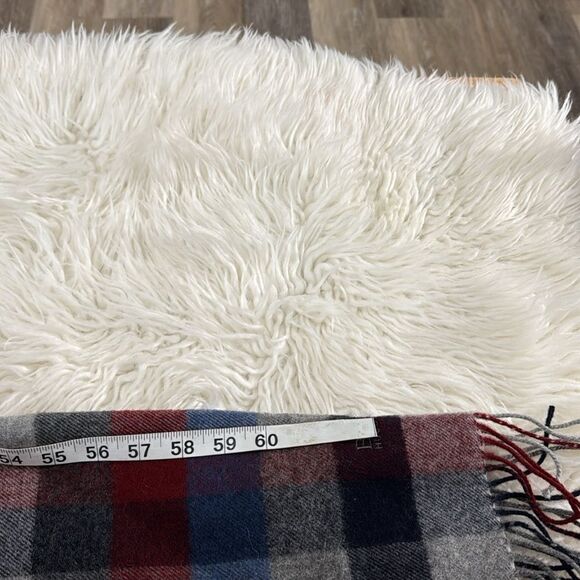 HUGO BOSS SCARF NWOT - Picture 5 of 6